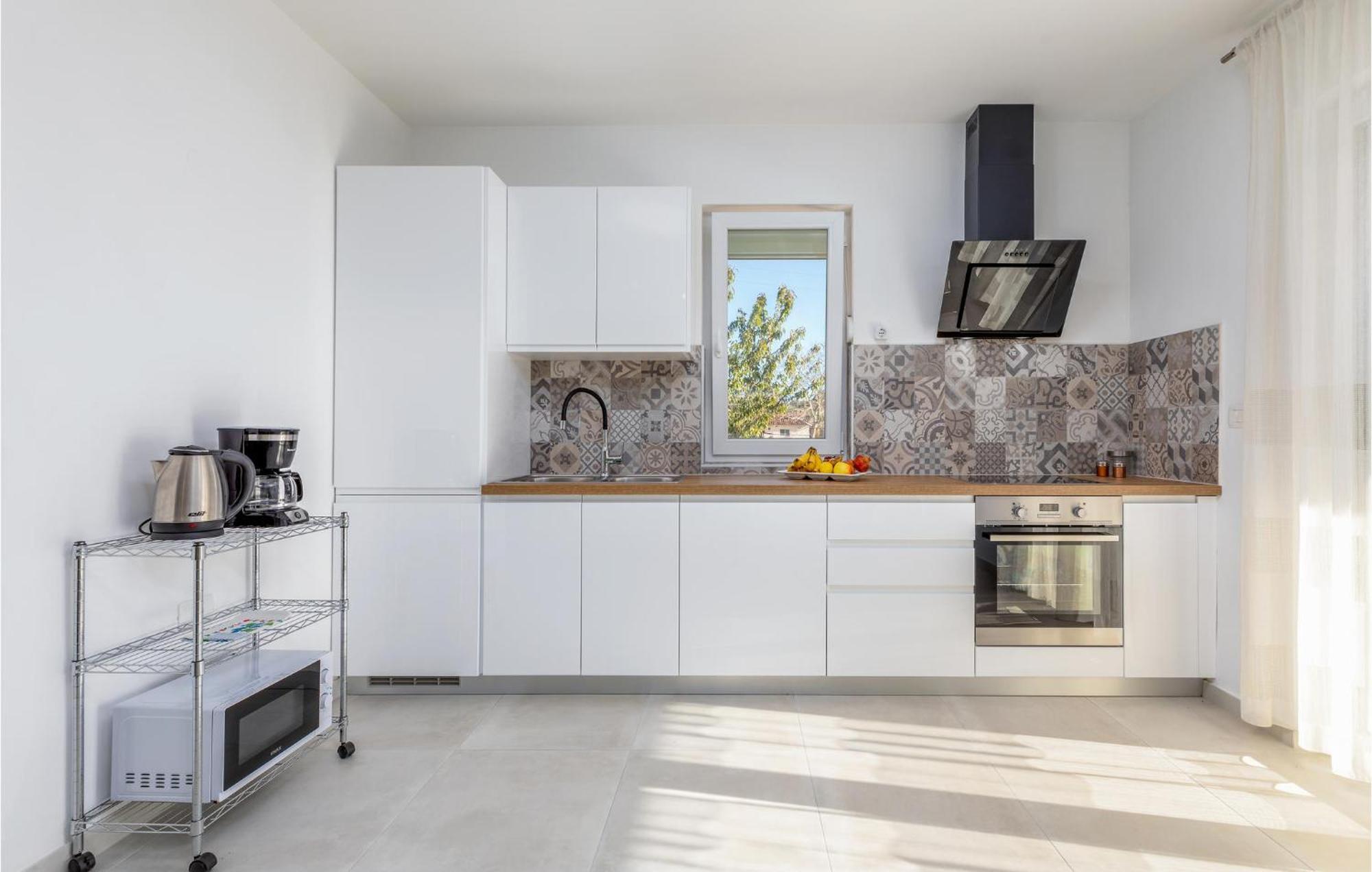Vikendica Gorgeous In Sikici With Kitchen